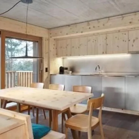 Alpine 6-bett-wohnung Mit Galerie Chesa Al Parc 