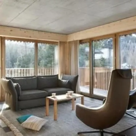 Alpine 6-bett-wohnung Mit Galerie Chesa Al Parc 