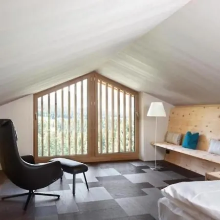 Alpine 6-bett-wohnung Mit Galerie Chesa Al Parc 