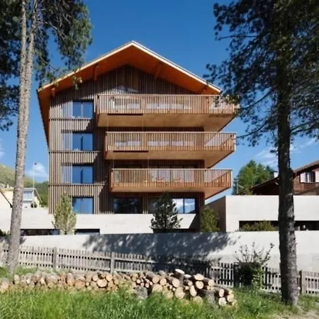 Alpine 6-bett-wohnung Mit Galerie Chesa Al Parc 